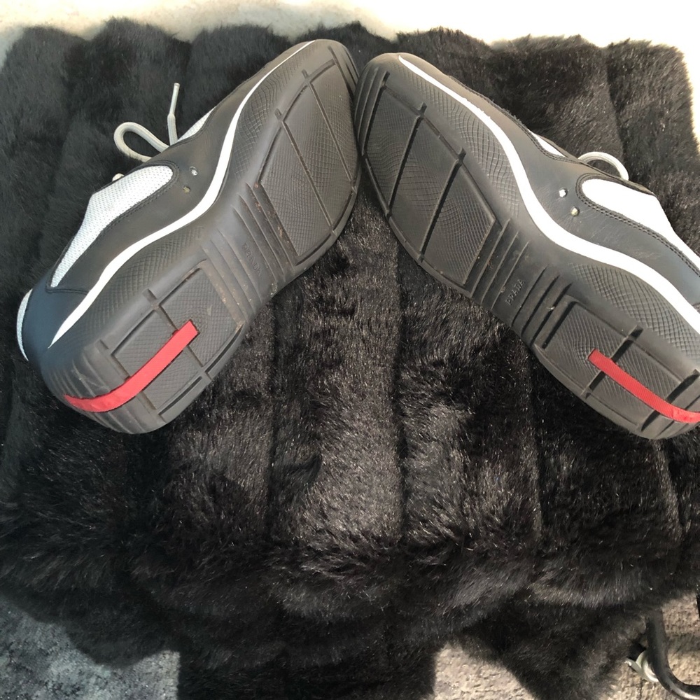 Black and gray parade  size 9